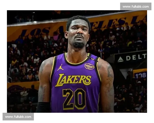 湖人 2 年 1660 万锁定艾顿！火箭截胡三目标，紫金军中锋赌局暗藏生死局