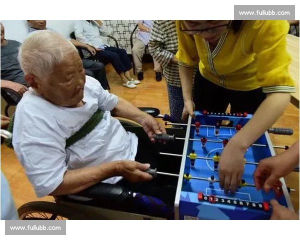 背起百岁奶奶看球赛：116 岁库尔班罕的足球圆梦之旅